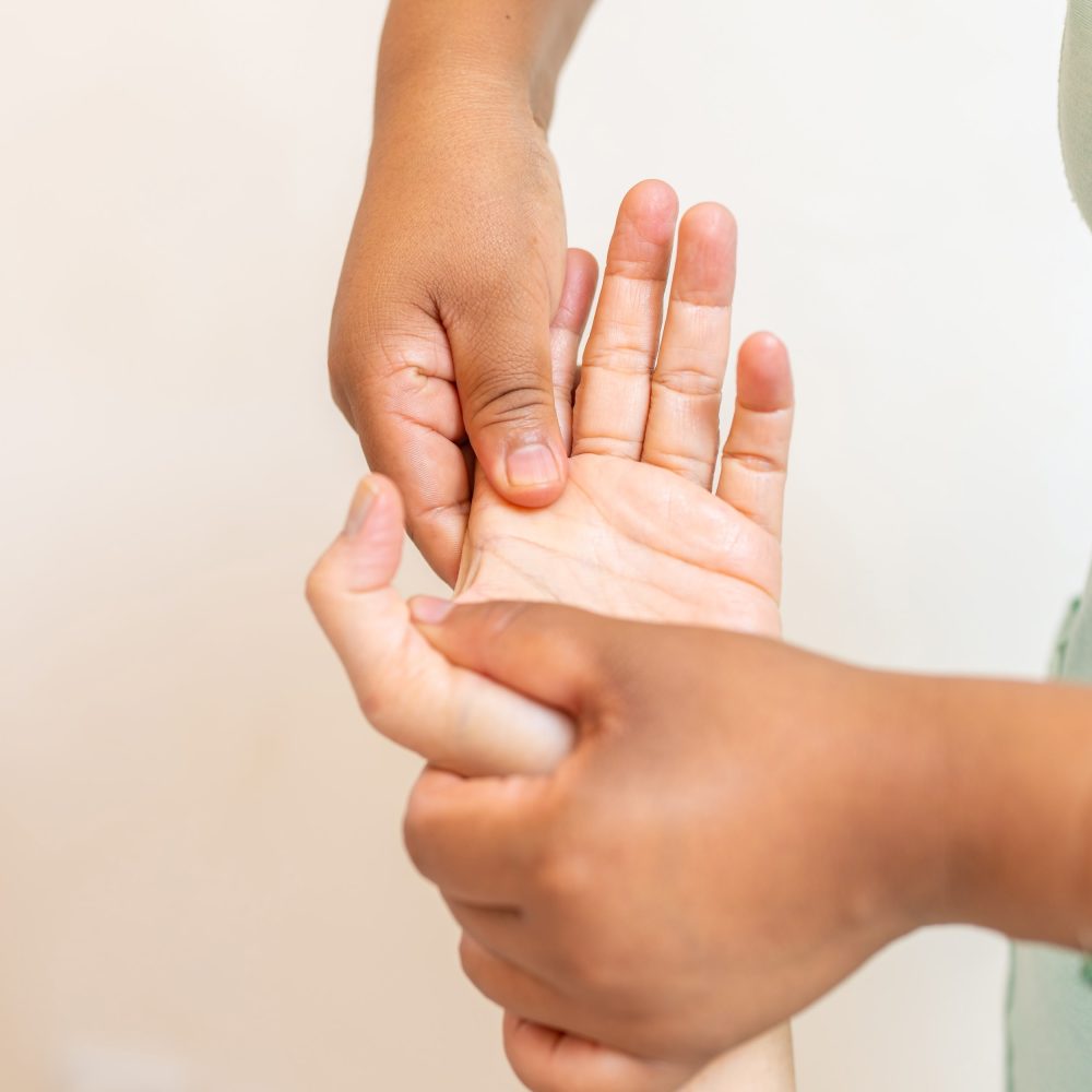 Carpal Tunnel Syndrome Physical Therapy at Healing Hands – Physical Therapy, Therapeutic Massages and Spa in Antigua Guatemala